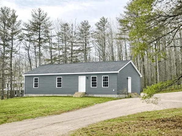 35 Moosehead Lane, Whitefield, ME 04353