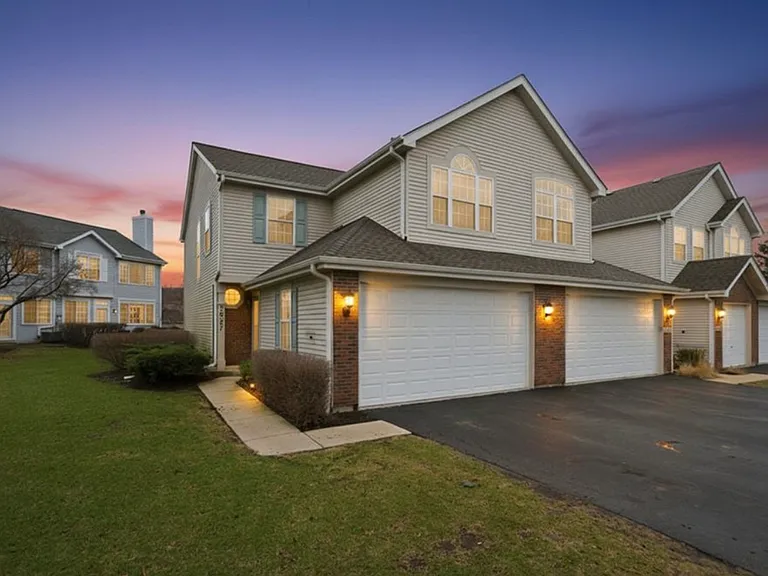 3027 Anton Dr — Photo 1