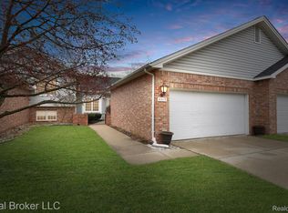 6313 Squire Lake Dr, Flushing, MI