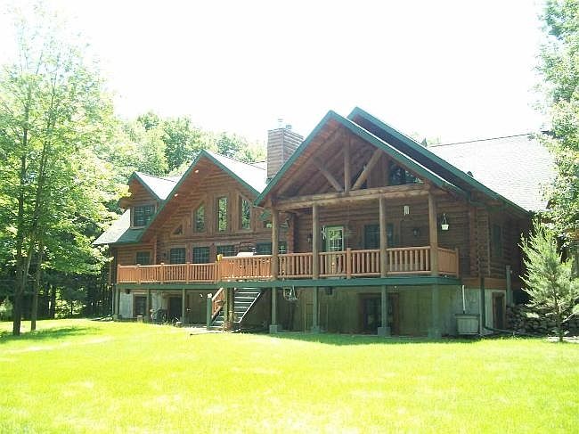 1st image of 4689 Lake Dr