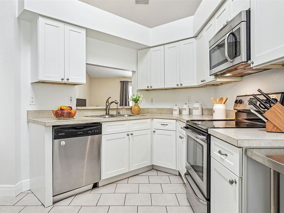 1st image of 19518R Wyndmill Cir