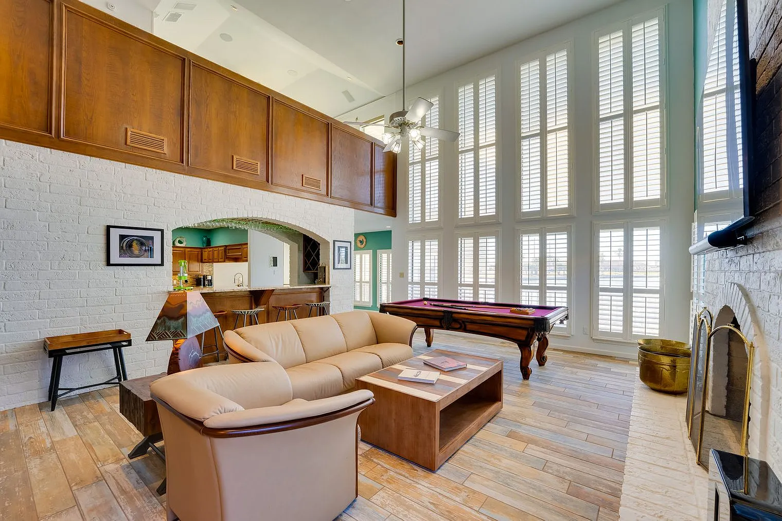 3 bed, 3.0 bath, 3046 sqft, $5,096 — Photo 1