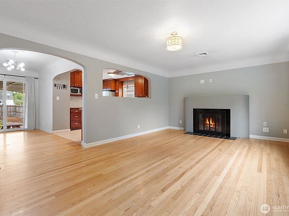 4th image of 647 23rd Avenue