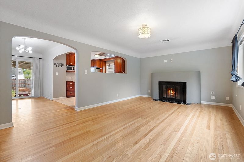 4th image of 647 23rd Avenue