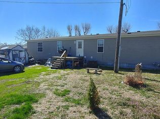 911 Connecticut St, Wathena, KS 66090
