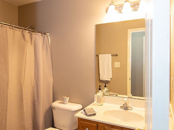 4th image of 1479 Wilderness Way