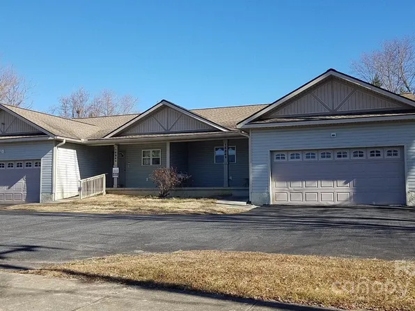 1484 Old Spartanburg Rd, Hendersonville, NC 28792