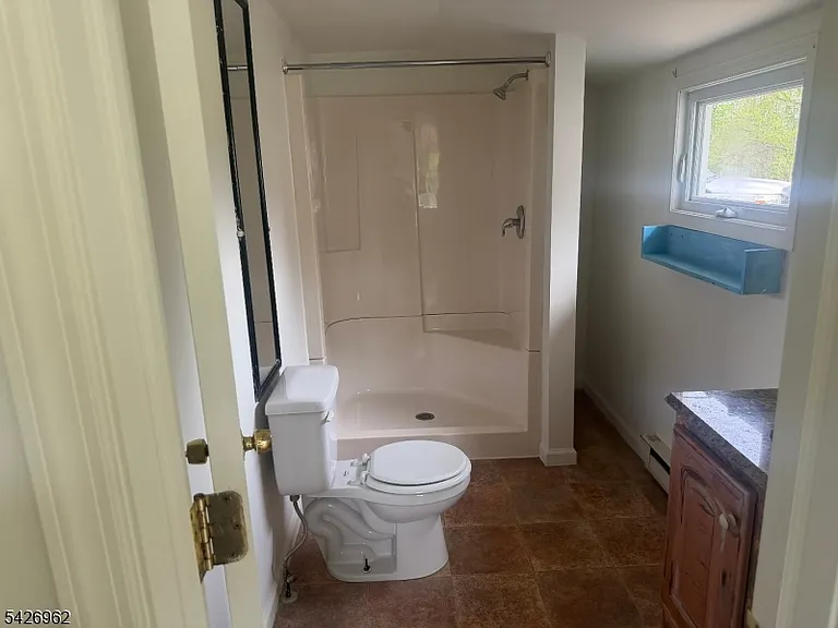 630 Dewey Ave #B — Photo 6