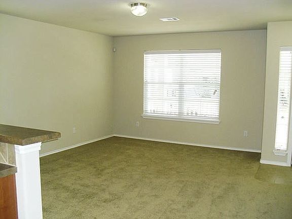 4th image of 813 Palo Duro Dr