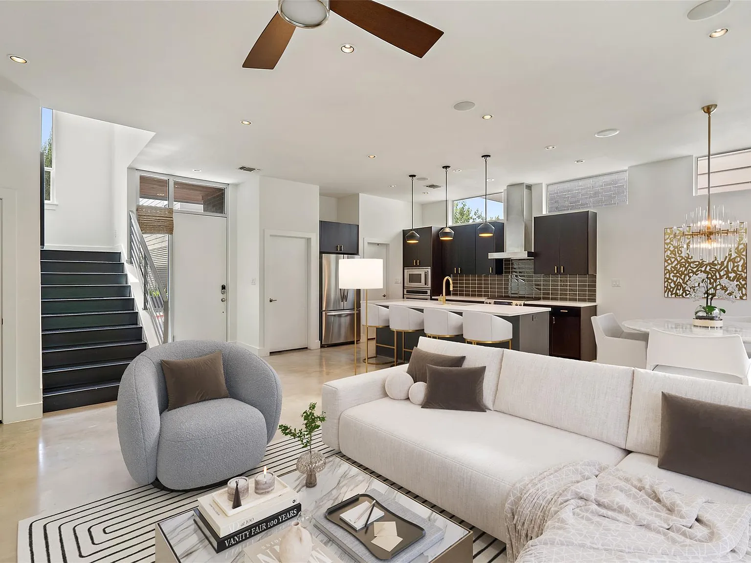 4 bed, 2.5 bath, 2146 sqft, $8,000 — Photo 1