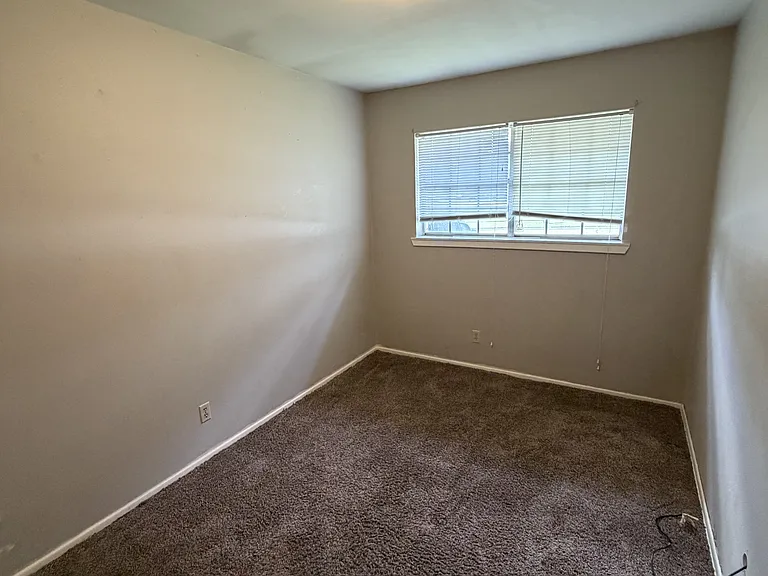 6308 Frondosa Dr — Photo 9