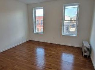 127 E 54th St #1R, Brooklyn, NY 11203