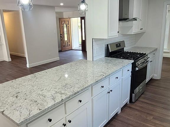 2nd image of 936 Dogwood Trl