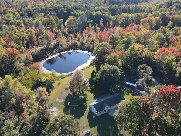 141 Hawthorne Dr, Beaverton, MI 48612