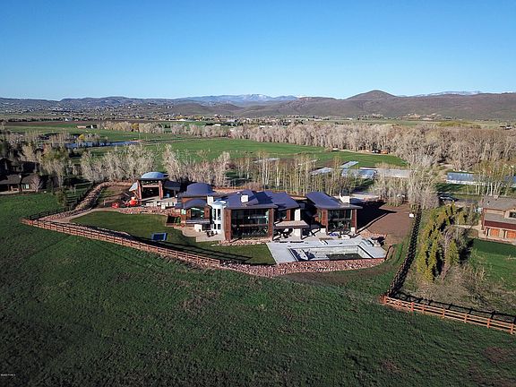 2nd image of 4209 N Two Creeks Ln