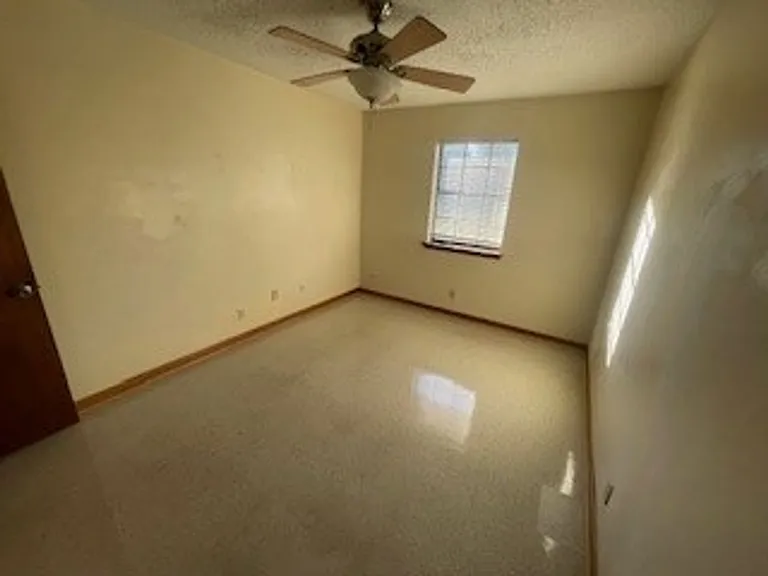 610 Old Covington Hwy — Photo 6