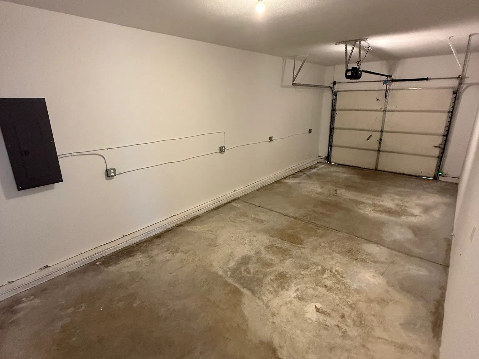 3 bed, 1.5 bath, 1300 sqft, $1,600 — Photo 3