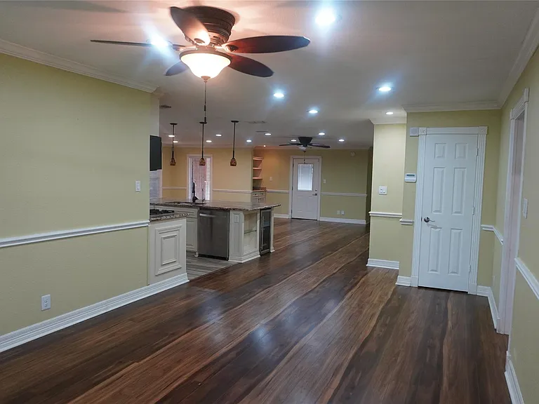7506 Dearborn St — Photo 2