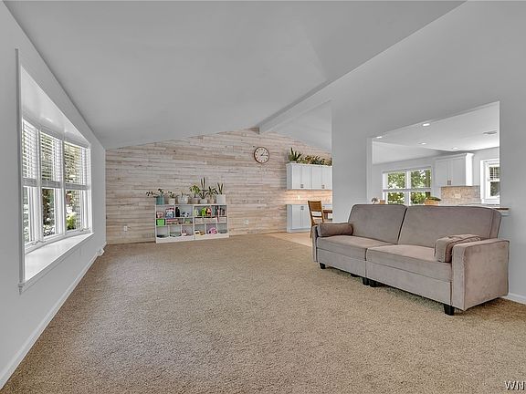 4th image of 369 Countryside Ln