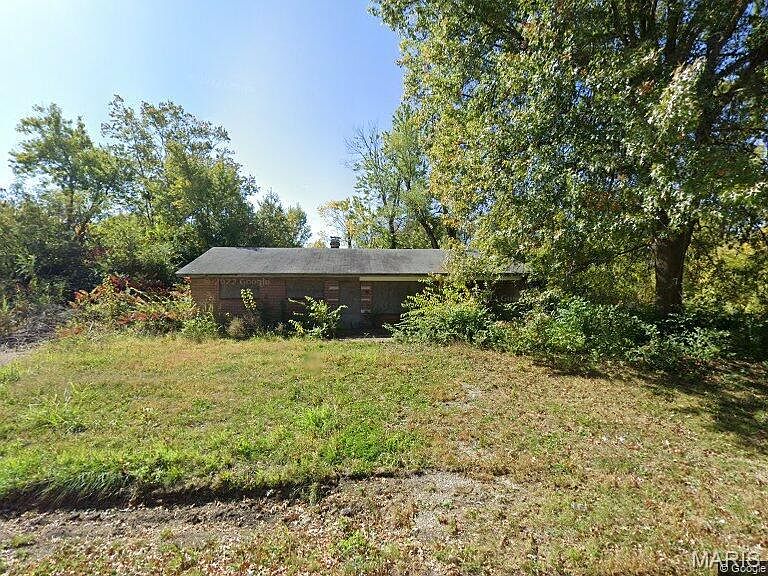 1st image of 11 Gladys Dr