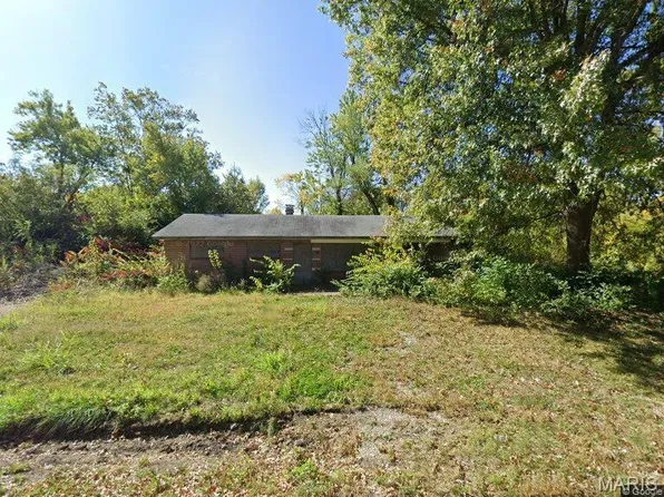 11 Gladys Dr, Cahokia, IL 62206