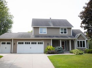 13875 Duluth Dr, Apple Valley, MN 55124
