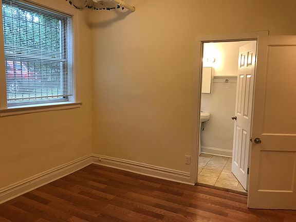 4th image of 2538 N Sawyer Ave #108