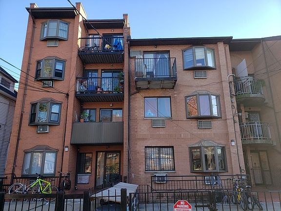 3rd image of 104-28 38th Ave Unit 20