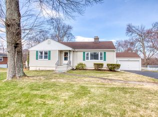 61 Macarthur Rd, Trumbull, CT 06611