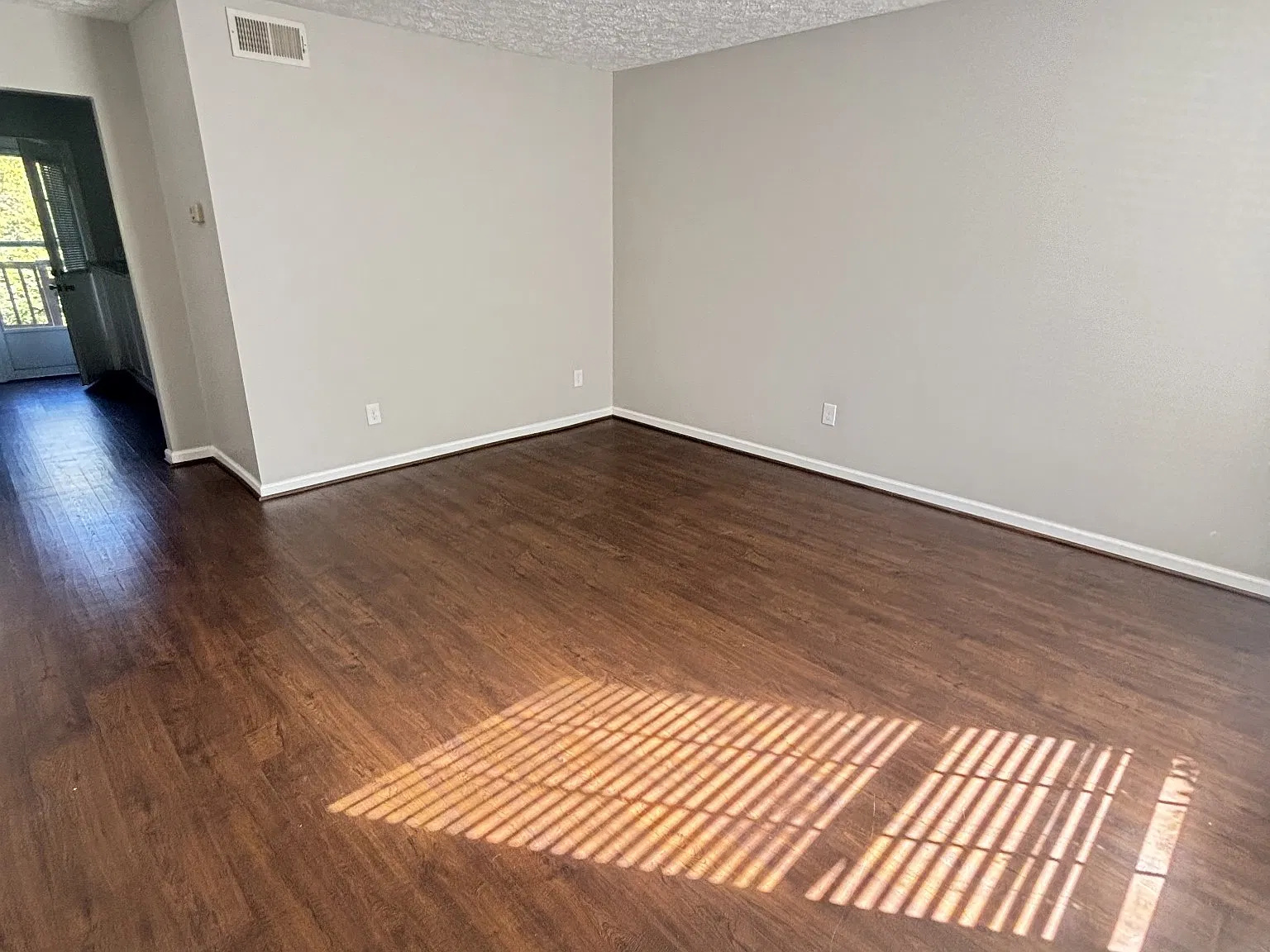 2 bed, 1.5 bath, 1116 sqft, $1,800 — Photo 2