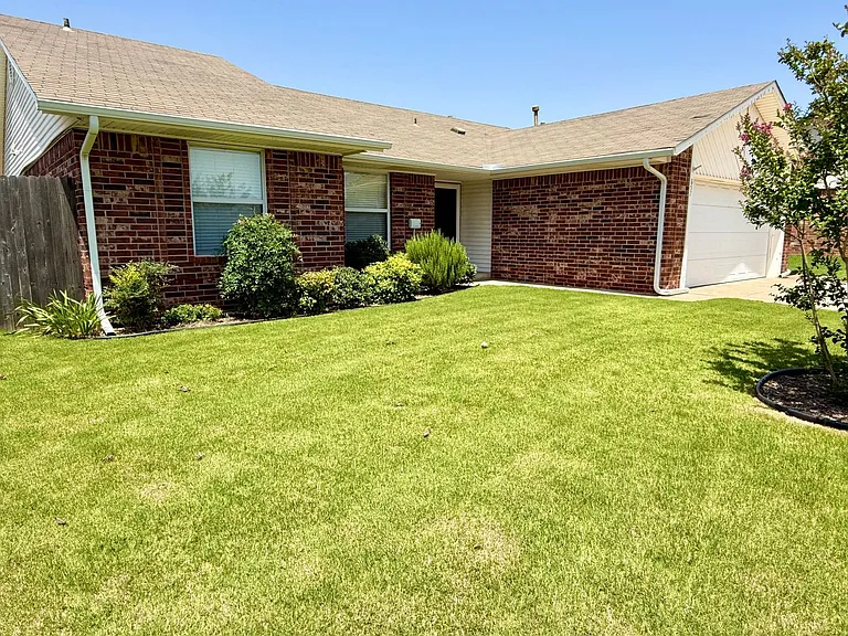 857 Turtle Creek Rd — Photo 2