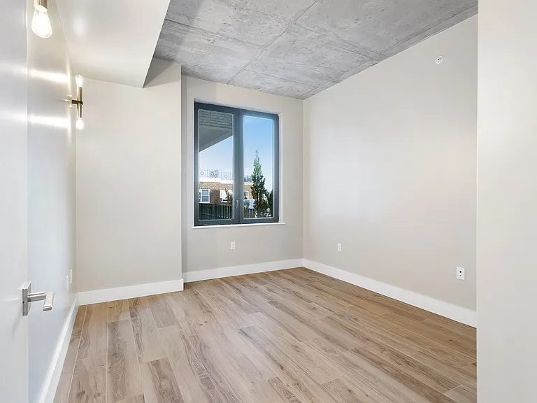 3707 Blackstone Ave #503 — Photo 8