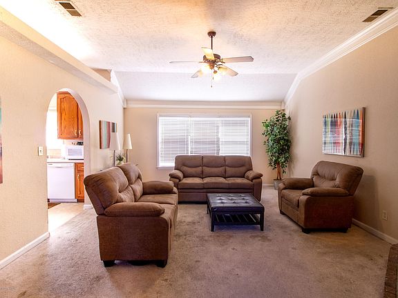 2nd image of 13107 Braybourne Pl S