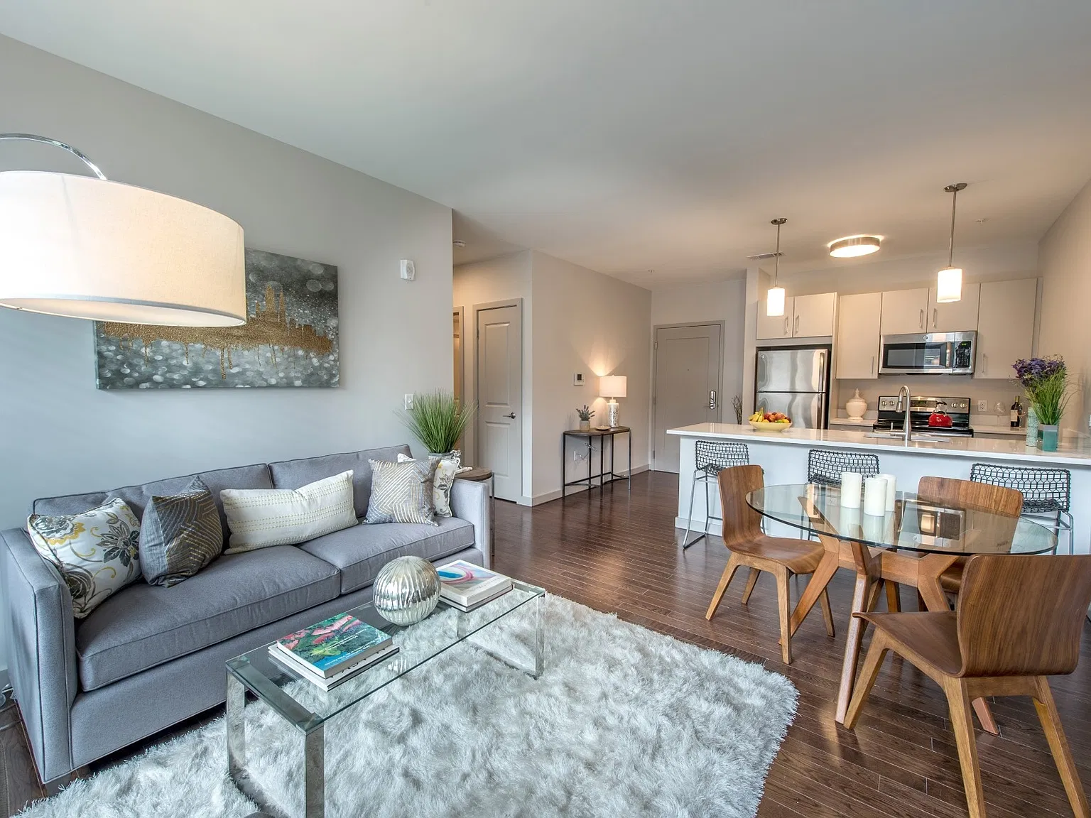 1 bed, 700 sqft, $3,550 — Photo 3