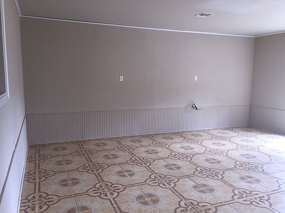 5th image of 130 Barbara Dr