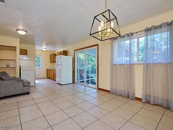 5th image of 211 Leroy Ave