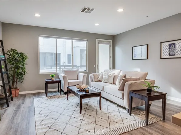 12921 Mission Ave Unit 102, Hawthorne, CA 90250