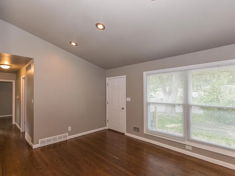 7001 NW Coronado St — Photo 16