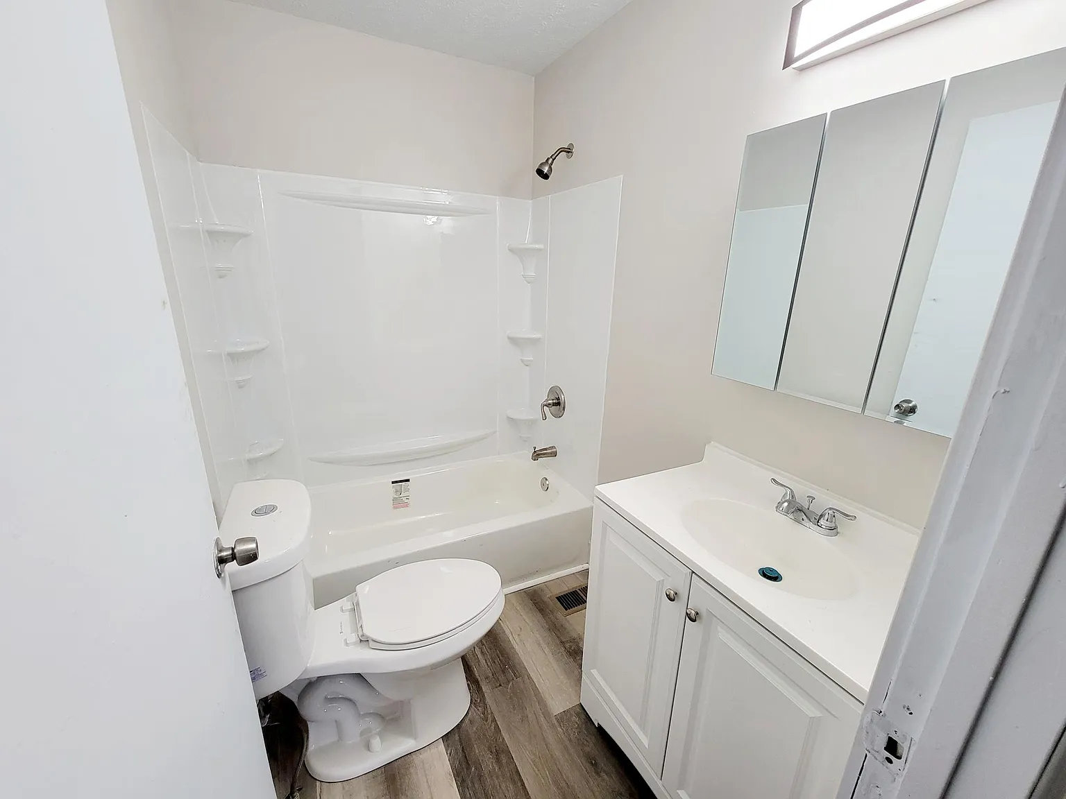 2 bed, 1.5 bath, 1980 sqft, $1,150 — Photo 4