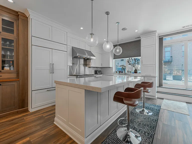 419 W Grand Ave #G — Photo 16