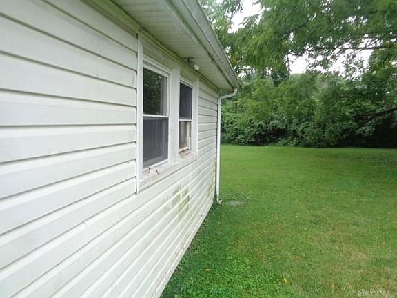 3rd image of 1044 Lexington Ave
