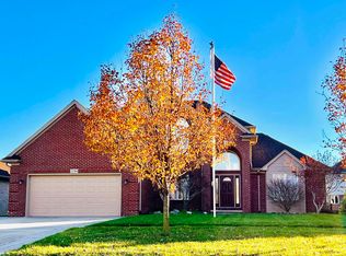 21384 Pine Cone Dr, Macomb, MI 48042