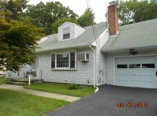 48 Fieldcrest Rd, Fairfield, CT 06825