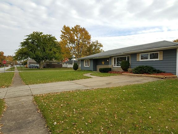 2nd image of 4011 Ivanhoe Dr