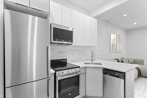 Rented by Vector New York, LLC | media 8