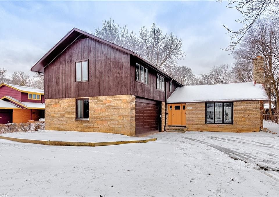 1st image of 3027 Van Aken Blvd