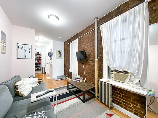 Rented by Compass | media 13