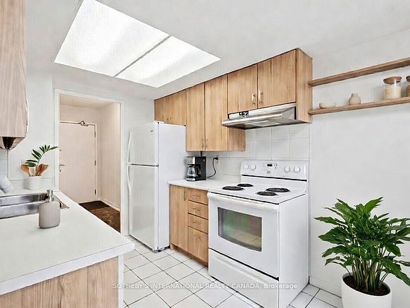 2nd image of 75 King St E #1512