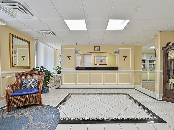 5th image of 807 8th St #502