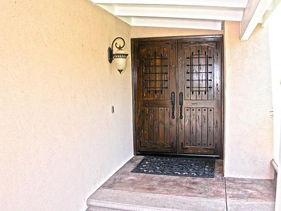 3rd image of 2911 Canna St